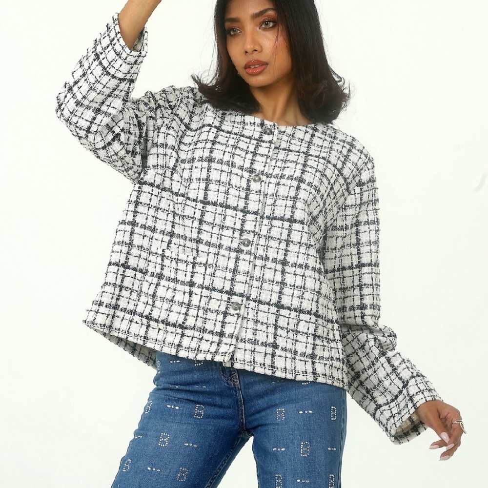 Black and White Boxy Blouse with Long Sleeves